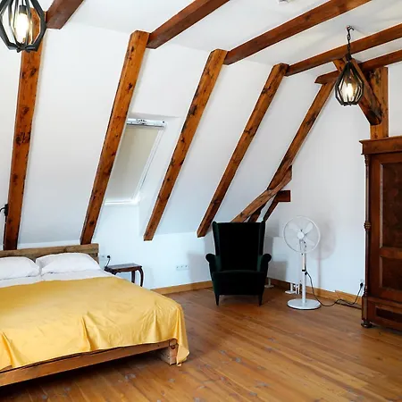 Paderewskiego 9 Aparth 4*